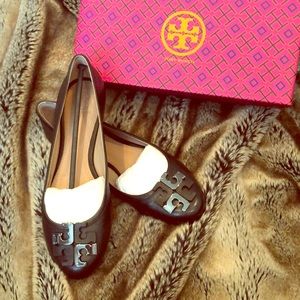 Tory Burch Lowell Flat - North Leather